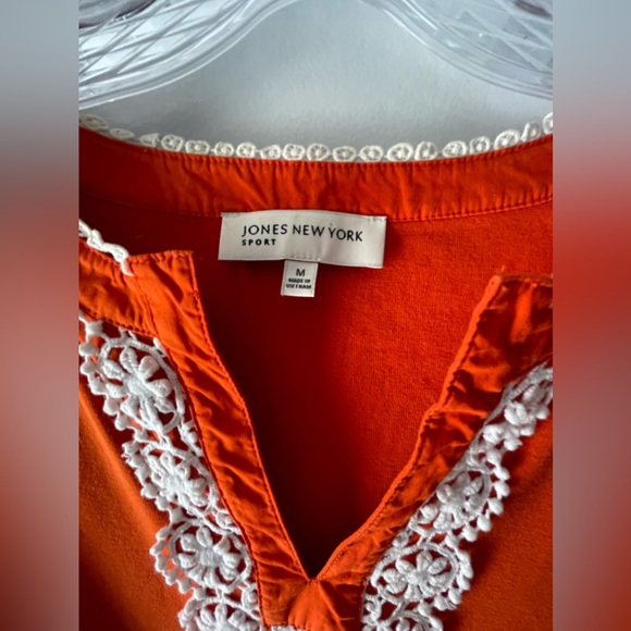 JONES NEW YORK SPORT ORANGE TOP W/ WHITE EMBROIDERY COTTON - LADIES SIZE MEDIUM - Picture 3 of 7
